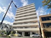 ホワイトアパートメントの外観