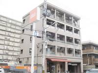 ラ・フィーネ西駅前の外観