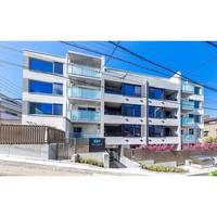 ウェルスクエア初台の外観