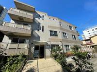 アウグラーレ上目黒の外観