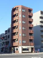 ケープ・バリーIIの外観