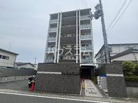 テッケルテスラの外観