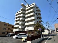 ファミリーマンション河畑の外観