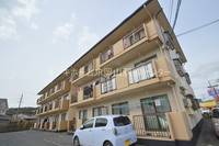 マンション津高の外観