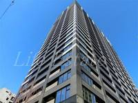 プレサンスレジェンド堺筋本町タワーの外観