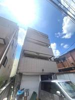 鈴木マンションの外観