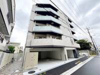 クレストコート綾瀬の外観