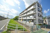 第二ミハマハイツの外観