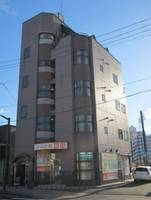 グランドール河原町の外観