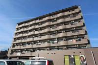 イーストアベニューの外観