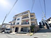 ニューハイツ富雄の外観