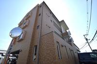 ロイヤルハイツ人見の外観