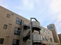 カーサベルデ中山A棟の外観