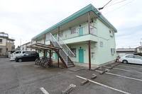 ピューラ城ヶ崎A棟の外観