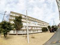 西小中台団地11号棟の外観