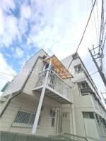 三鷹秋山ハイツの外観