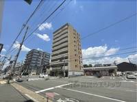 パインフィールド二条城の外観