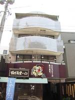 アートビルの外観