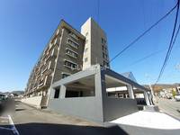 VIASACRA岩出の外観