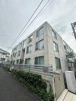 Modelia Brut表参道の外観