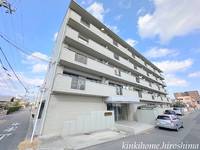 ソフィアコート楽々園の外観