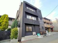 F8トリブ-トの外観