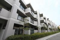 ガーデンハイツ桃山台弐番館の外観