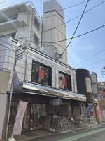 正興鶴瀬駅ビルの外観