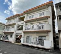 五月ハイツの外観