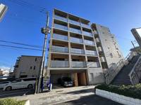 グランプラスシャト-の外観