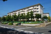 UR男山の外観