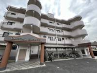 クリスタル東の外観