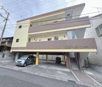 OMスリーの外観