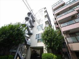 トレックビルの外観