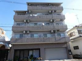 アーバンドゥ金剛の外観