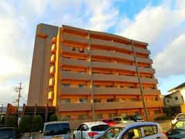 シャルマン和泉の外観