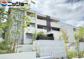 サスティーナ東山の外観