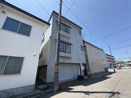新川町17番1棟2戸の外観