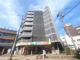 メニーズコート麻生中央(旧大王ビル)の外観