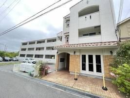 アルル三番館の外観