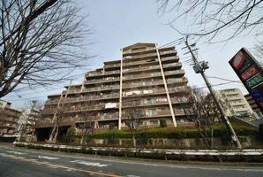 大阪府吹田市上山手町(マンション)の賃貸物件の外観