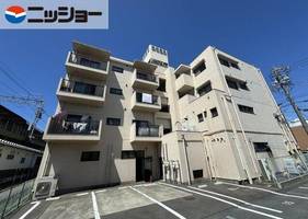 イーストコメマツの外観