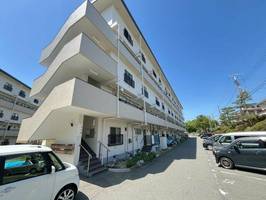 松ヶ丘住宅11号棟の外観