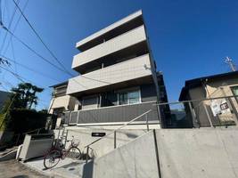 LAUREUS KUGAの外観