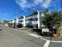 シャトー春山の外観