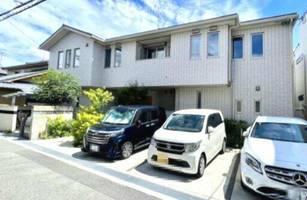 ESTRELLAテラスハウス貸家の外観