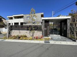 シャーメゾン殿山町102の外観