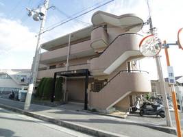 カーサファースト萩101の外観