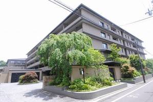ザ・パークハウス京都鴨川御所東の外観