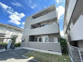 ジュン ジュライ オーガスト203の外観